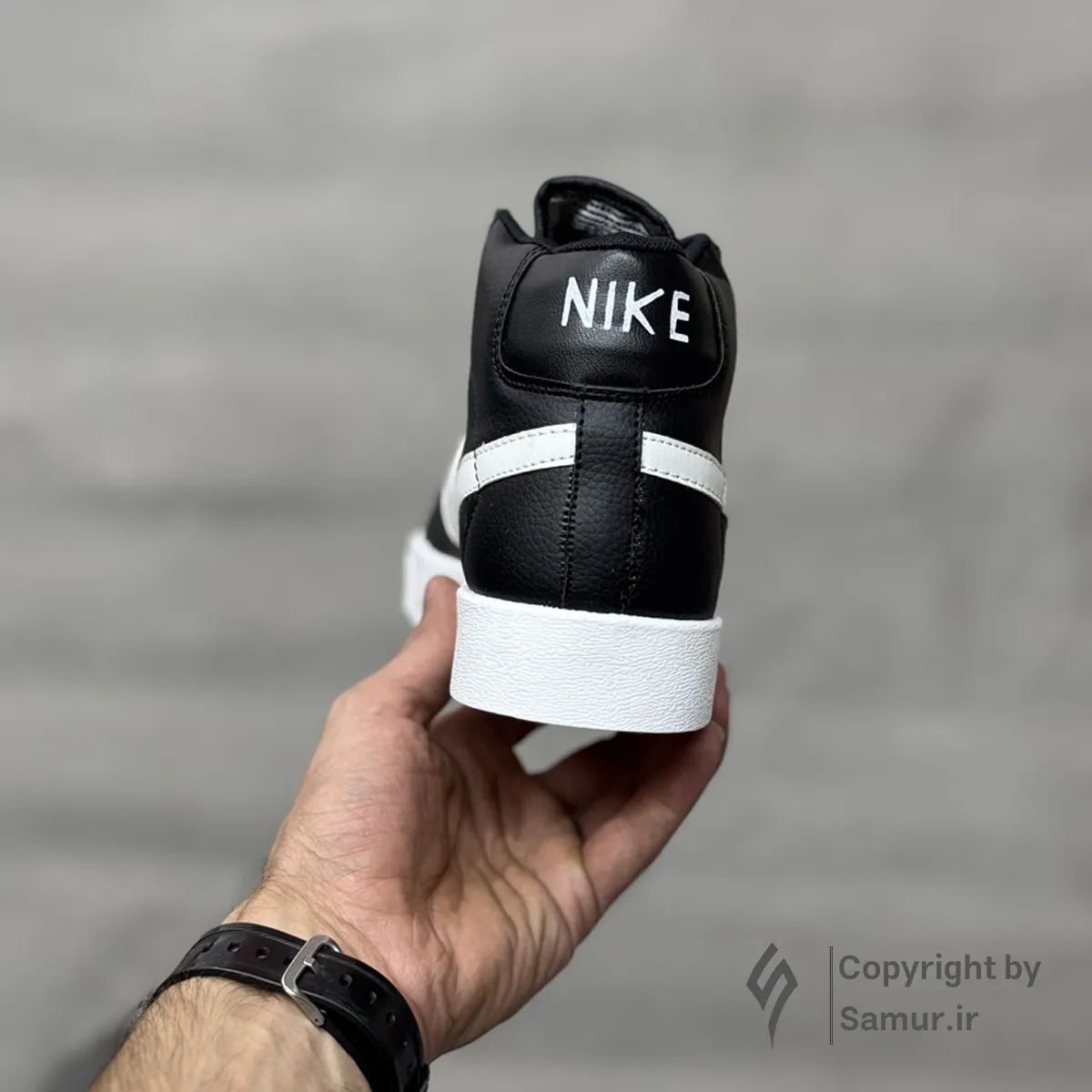 گالری تصاویر کتونی نایک بلیزر مشکی سفید ساقدار